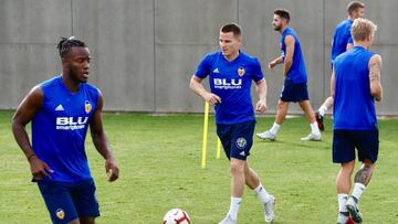 Batshuayi y Gameiro ya trabajan con Marcelino y apuntan al Atleti