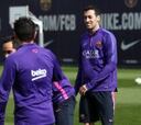 Busquets se ejercita con el grupo y sigue despistando