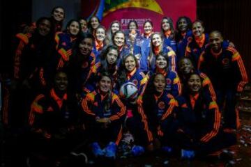 La copa más soñada, visita a la Selección Femenina