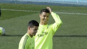 Pékerman convocó a James para los partidos ante Bolivia (día 24, en La Paz) y contra Ecuador (29, en Barranquilla). Son partidos clave para la clasificación para el Mundial 2018 de Rusia porque Colombia es séptima y se clasifican los cuatro primeros. El quinto puesto le llevaría a la repesca...