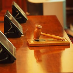 Se va a estudiar fuera, le reclama a su padre la gasolina del coche y la Justicia le ‘corta el grifo’ por ser un “gasto previsible” de la pensión