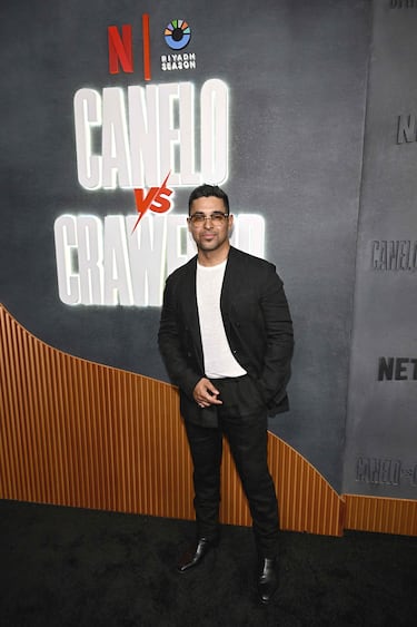  Wilmer Valderrama posa en la alfombra roja antes del inicio del combate entre Canelo Álvarez y Terence Crawford celebrado en Las Vegas. 