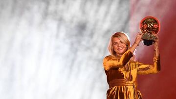 Ada Hegerberg posa con el Bal¨®n de Oro.