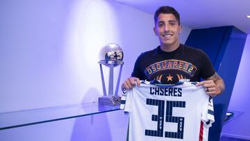 El Villarreal hace oficial el traspaso de C¨¢seres a V¨¦lez