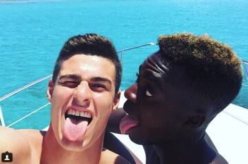 Kepa Arrizabalaga e Iñaki Williams comparten en sus redes sociales fotos juntos.