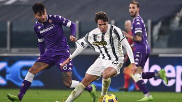 La 'Viola' aprovechó la expulsión de Cuadrado y derrotó como visitante al multicampeón italiano por 3-0. El volante chileno ingresó en el minuto 52 y estuvo cerca de convertir.