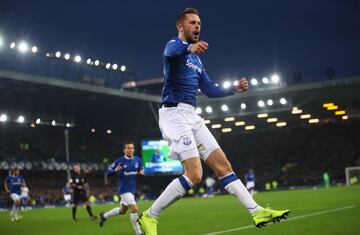 Gylfi Sigurdsson, uno de los encargados de crear ideas en el Everton, a veces hace como capitán del equipo 