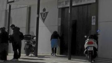 <b>SIN ACCESO. </b>Tanto periodistas como aficionados no podrían ver el trabajo de los verdiblancos.