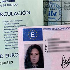 La DGT avisa de los documentos obligatorios a llevar en el coche: pueden multarte con hasta 500 euros