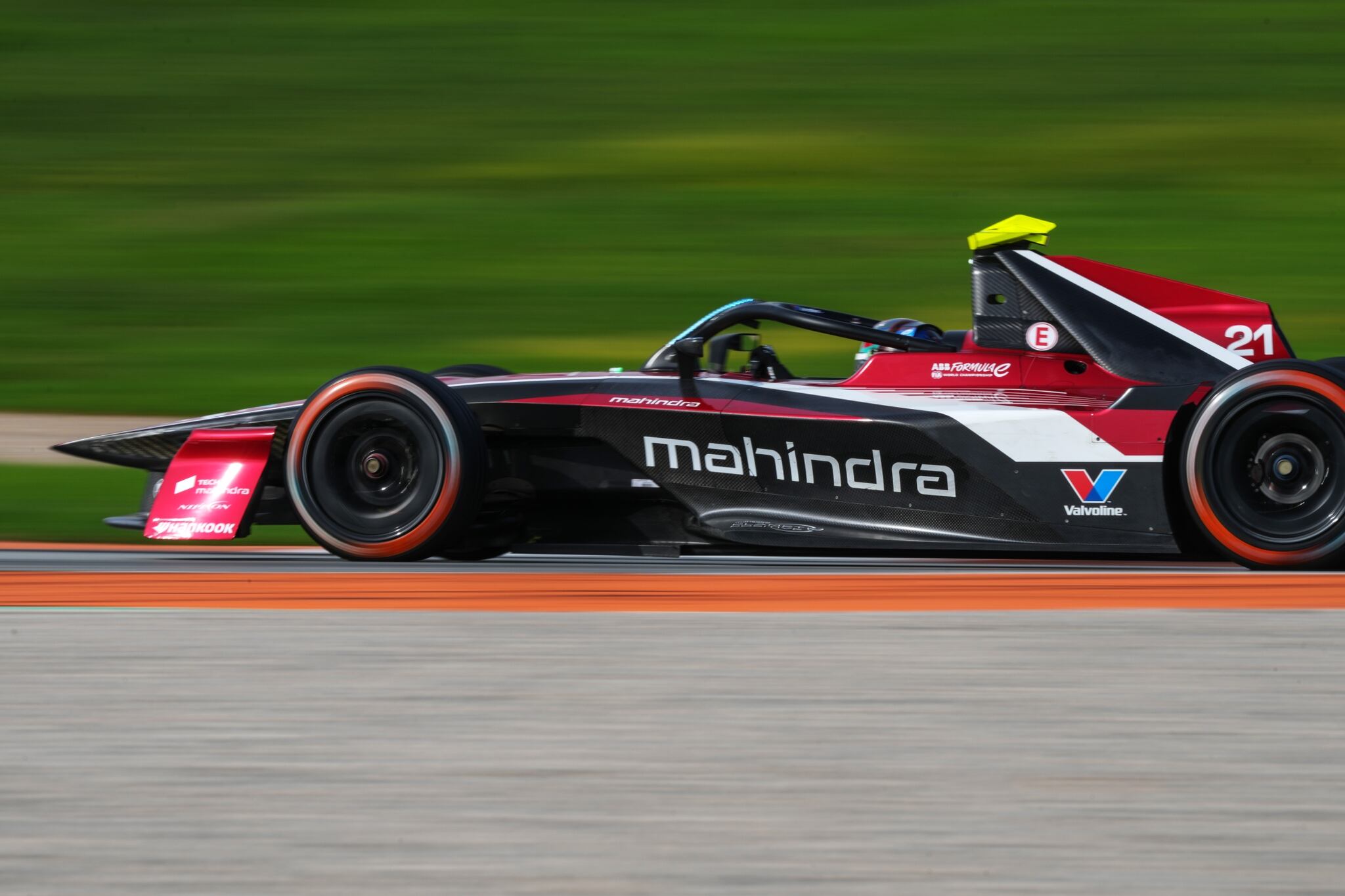 Chloe Chambers, con el Mahindra en el test femenino de Fórmula E.