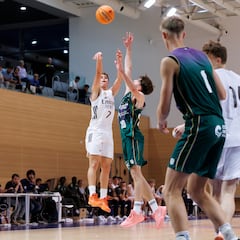 El Madrid alza el telón con un +43 ante el Unicaja