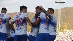 La baja en el retorno del fútbol que tiene en alerta a la UC