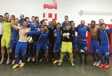 Junior Fernandes y Ángelo Henríquez celebraron la Copa de Croacia con el Dinamo Zagreb, y más tarde también dieron la vuelta al celebrar la Liga Croata 2014-15.