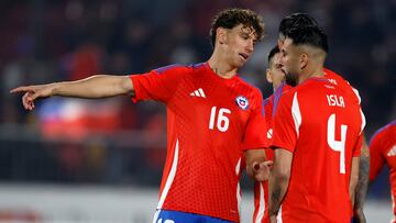 Futbolista de la Roja anuncia el fin de su relación y en México lo vinculan con una reconocida actriz