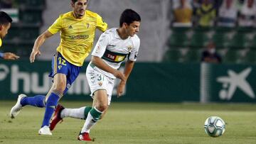 Jony Álamo, durante el partido contra el Cádiz.
