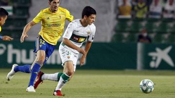 Jony &Aacute;lamo, durante el partido contra el C&aacute;diz.