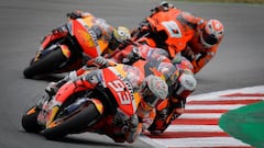 M&aacute;rquez lidera un grupo durante el GP de Catalu&ntilde;a 2021. 