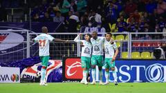 (L-R), Stiven Jaine Barreiro, Omar Fernandez, Andres Mosquera of Leon during the game Cruz Azul vs Leon, corresponding to 11th round of the Torneo Apertura Grita Mexico A21 of the Liga BBVA MX, at Azteca Stadium, on November 03, 2021.
 
 &lt;br&gt;&lt;br&