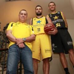 Alejandro Martínez lleva once campañas en el mismo equipo