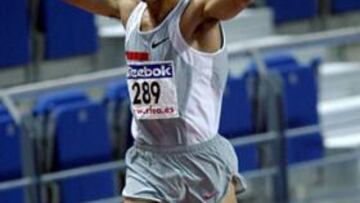 <b>DOBLE RETO. </B>Reyes tiene la segunda mejor marca del año en ambas pruebas.