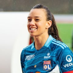 Tiane Endler es nominada al premio The Best: cómo votar por ella