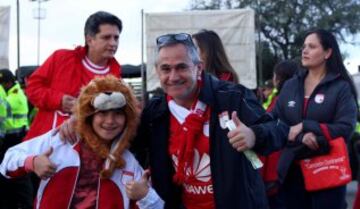 Marea roja: Los hinchas vivieron la novena de Santa Fe