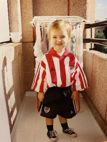 Malva, de niño, con la equipación del Athletic.