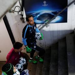 Claudio Bravo cumple casi 5 meses sin ser titular en el City
