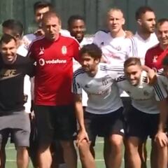Así fue la despedida de Medel con sus compañeros en Besiktas