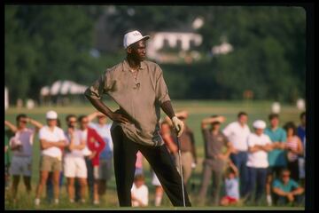 El que para muchos es el mejor jugador de baloncesto de todos los tiempos, tras retirarse por tercera vez, se mantuvo en forma jugando al golf en torneos benéficos, compitiendo además con otros exjugadores como Toni Kukoc y Scottie Pippen.