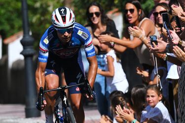 Mikel Landa ataca en la escapada durante La Vuelta - 80.ª Vuelta a España 2025.
