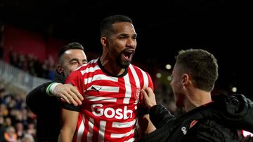 GIRONA, SPAIN - JANUARY 14: Yangel Herrera of Girona FC celebrates with teammates after scoring the team's second goal during the LaLiga Santander match between Girona FC and Sevilla FC at Montilivi Stadium on January 14, 2023 in Girona, Spain. (Photo by Alex Caparros/Getty Images)