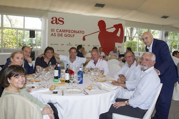 Comida en carpa de eventos del Club de Campo. 
Salas, Solas, Javier Matallanas y Ángel García Colín en la mesa FUNDELA.
