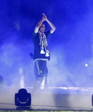  Fin de fiesta en el estadio Santiago Bernabéu con toda la afición.