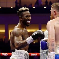 William Scull ataca duramente a ‘Canelo’ Álvarez tras su polémica pelea: “Me ganaron una pelea sin darme golpes”