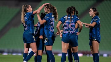 during the 15th round match between Santos and America as part of the Torneo Clausura 2025, Liga MX Femenil at TSM Corona Stadium on March 28, 2025 in Torreon, Coahuila, Mexico.