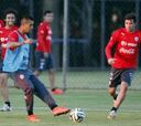 Chile se entrena con Vidal entre algodones y sin Carmona