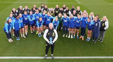 El Leicester despide a Kirk tras una investigación sobre su supuesta relación con una jugadora