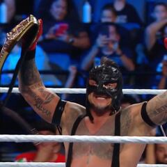 Rey Mysterio defiende con éxito el campeonato de Estados Unidos contra Santos Escobar