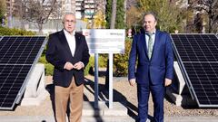 Gregorio Álvarez, presidente del Grupo Ibereólica Renovables, y el presidente del Comité Olímpico Español, Alejandro Blanco Bravo, inauguran una planta solar fotovoltaica en la sede del COE.