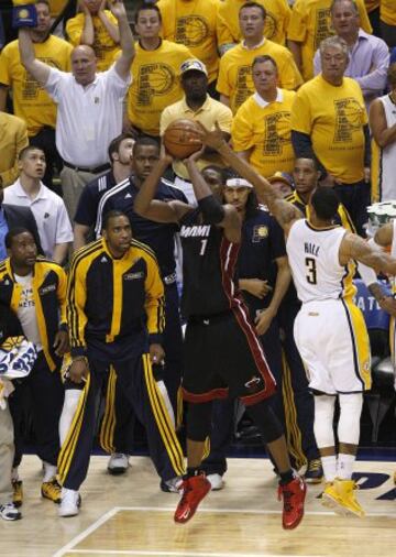 El intento de triple de Bosh que podría haber llevado a Miami Heat a las Finales.