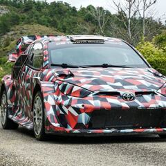 Por fin prueba Ogier el nuevo Toyota híbrido