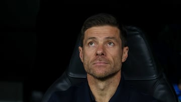 Thierry Henry defendió a Xabi Alonso, aunque destacó que la exigencia en el Real Madrid o el FC Barcelona es bastante elevada. Guillem Balague agregó...