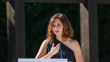 La presidenta de la Comunidad de Madrid, Isabel Díaz Ayuso, interviene durante un acto que abre el curso político del PP, a 31 de agosto de 2023, en Collado Villalba, Madrid (España). El acto es un encuentro de trabajo con los nuevos consejeros del Gobierno regional, organizado por el PP madrileño, y en el que Ayuso interviene por primera vez públicamente desde que lo hiciera el 15 de agosto, cuando acudió a las fiestas de la Paloma en la capital. La cita tiene lugar en plenas negociaciones de cara al debate de investidura de Núñez Feijóo, que tendrá lugar el 26 y el 27 de septiembre, y en medio de la polémica por el rechazo del presidente del PP catalán, a que se abra el diálogo con Junts per Catalunya.
31 AGOSTO 2023;MADRID;COLLADO;CURSO POLITICO;INVESTIDURA;AYUSO;FEIJOO;PP;PARTIDO POPULAR;
Marta Fernández Jara / Europa Press
31/08/2023