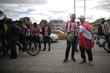 Los hinchas de los dos finalistas, Pasto y Junior, de la Liga Águila-II 2019 adornaron la previa del partido que se definirá en Bogotá a las 7:45 p.m.