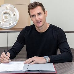 Oficial: Klose será el segundo de Hansi Flick en el Bayern
