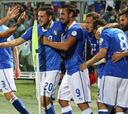 Primera victoria de Italia con un gol al principio y otro al final