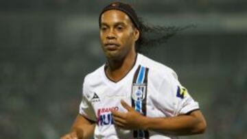 Ronaldinho jug&oacute; la final del Clausura 2015 con Quer&eacute;taro. 