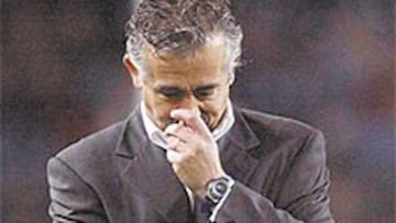 <b>MOMENTO DIFÍCIL</b>. El técnico grana sufrió un duro golpe.