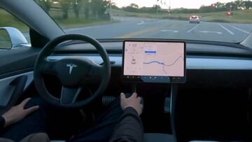 Tesla actualiza sus coches para que no usen el Auto Pilot, ¿por qué?